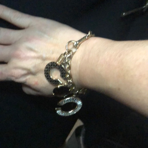 Hard to find designer coach bracelet - Picture 3 of 4